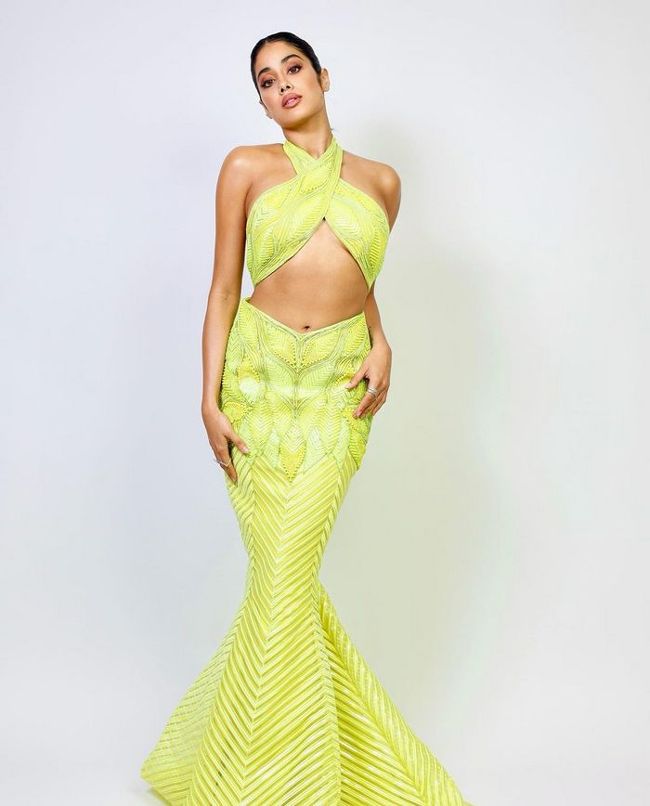 Staggering Poses Of Janhvi Kapoor